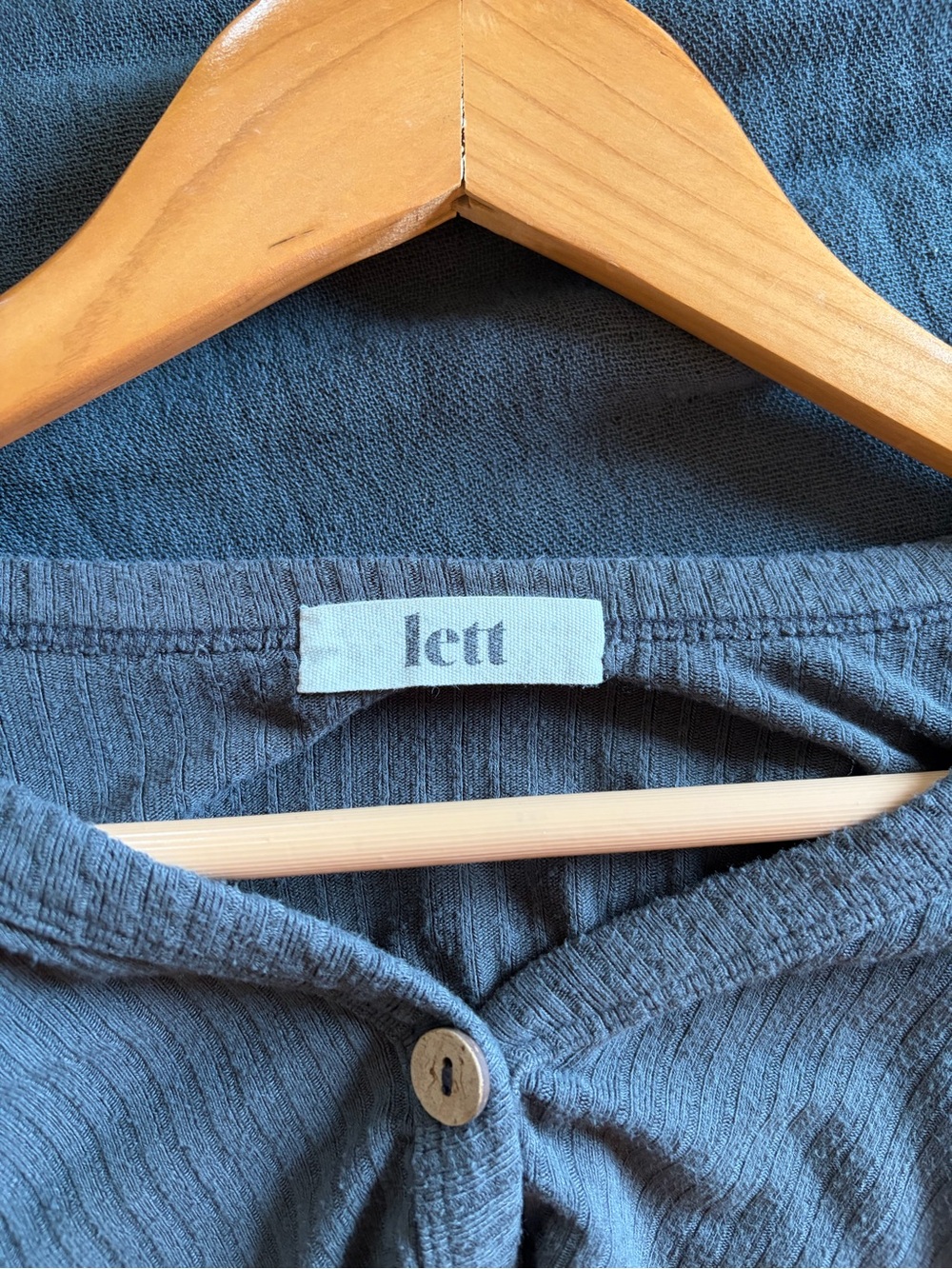 Cropped Lightweight Ribbed Cardigan - Picture 3 of 5